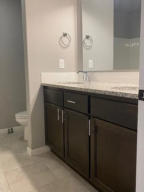 1007 E Mimosa St — Photo 3