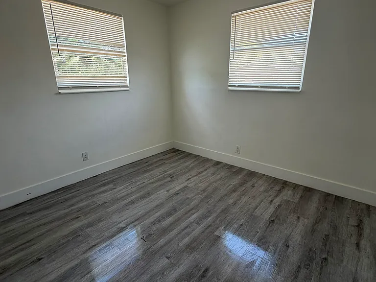 1033 NW 3rd Ave #1 — Photo 12