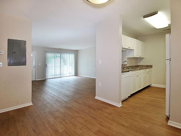 4th image of 13625 Carmella Ln #B