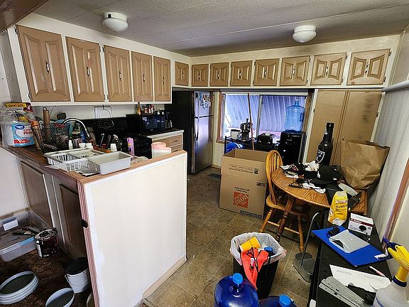 3rd image of 25521 N Lincoln Ave #28