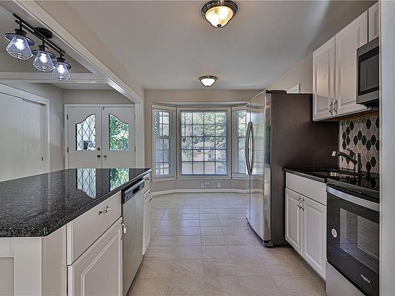 5th image of 7527 Crescent Dr