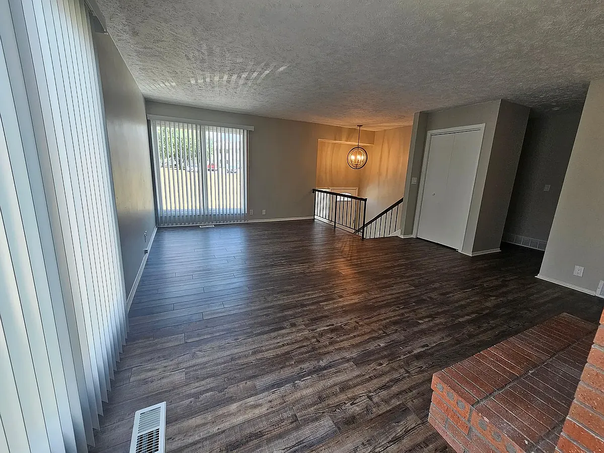 Building Photo - 4916 S 98th St