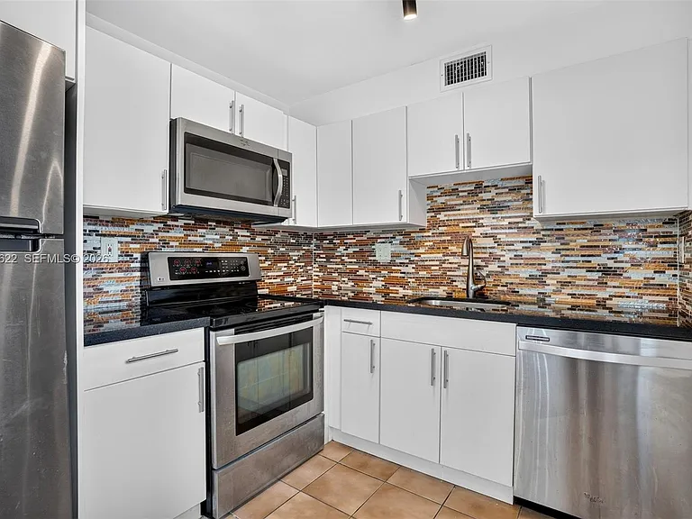 9920 NW 68th Pl #110 — Photo 12