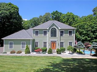 92 Glen Ln, Southbury, CT 06488