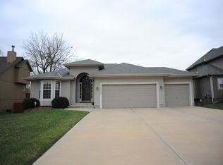 21905 W 122nd St, Olathe, KS 66061