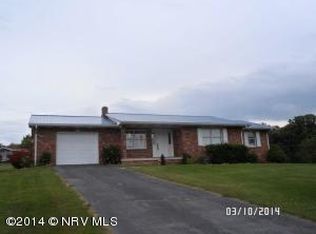 142 Circle Dr, Peterstown, WV 24963
