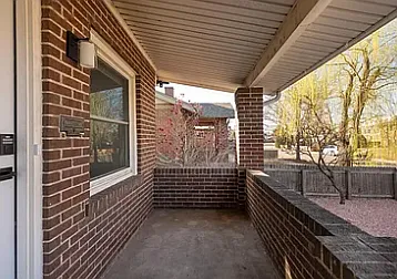 2058 S Lincoln St — Photo 2