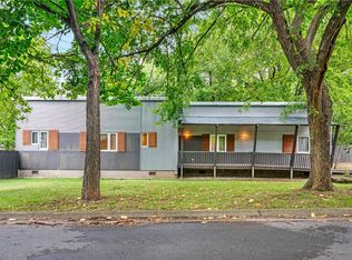 187 E 12th St, Fayetteville, AR 72701
