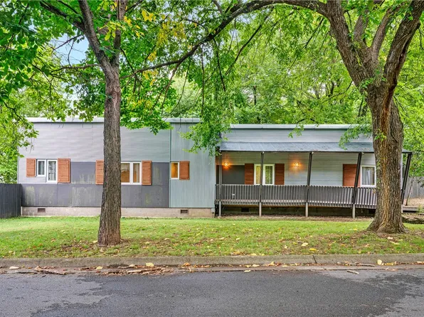 187 E 12th St, Fayetteville, AR 72701