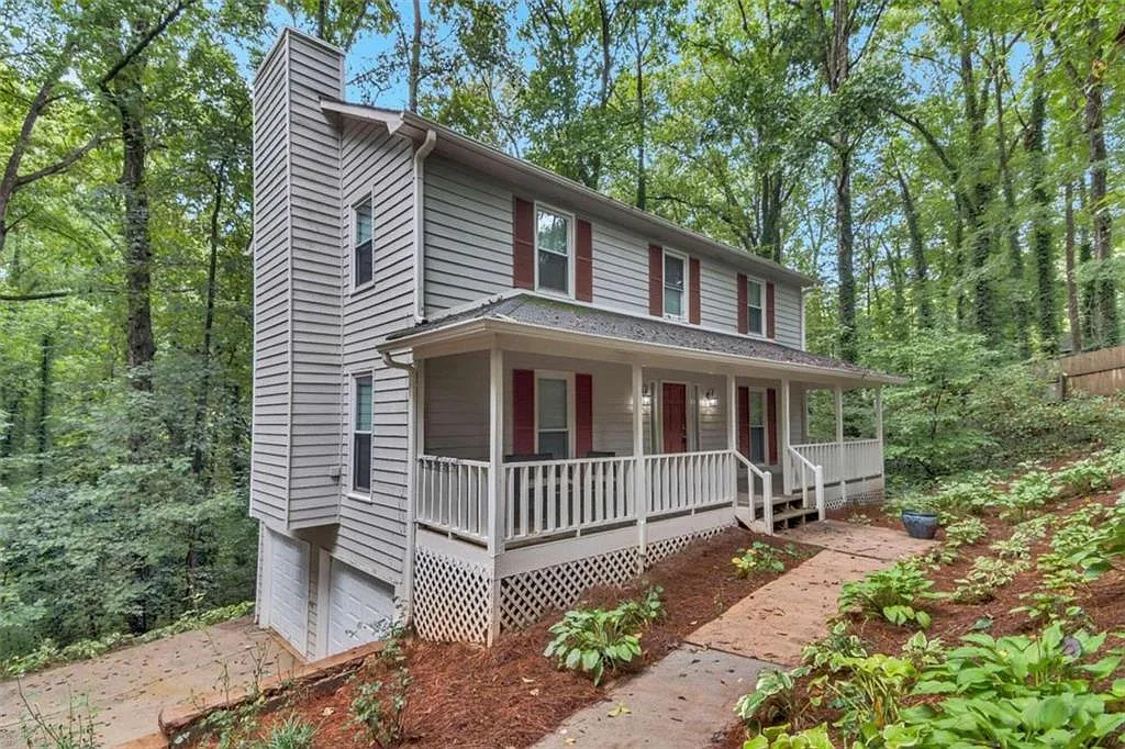 4 bed, 2.5 bath, $5,250 — Photo 1