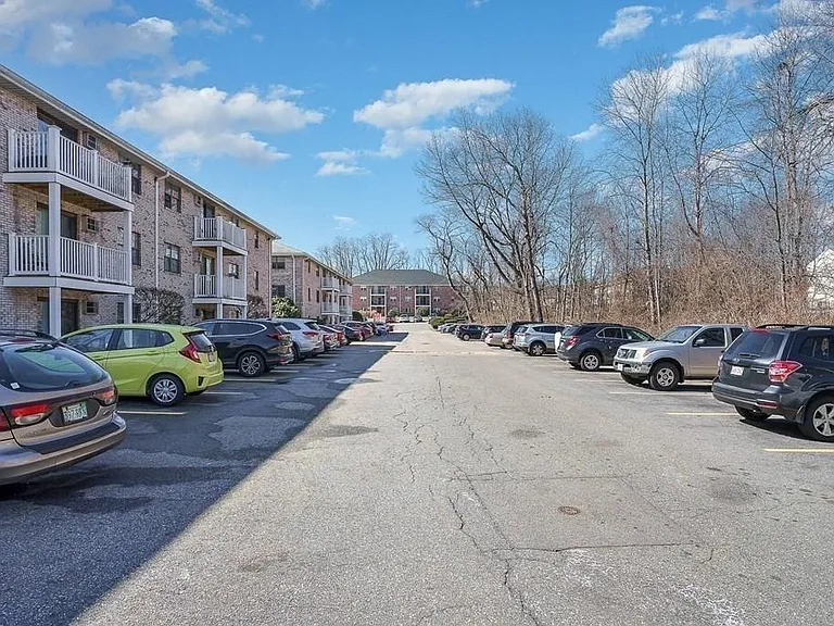 10 Kenmar Dr #28 — Photo 3