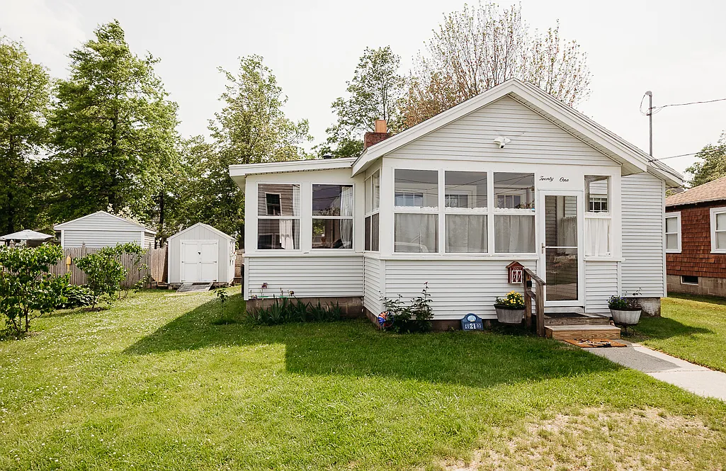 2 bed, $1,800 — Photo 1