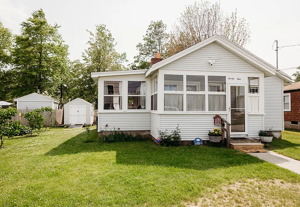 21 Reggio Ave
