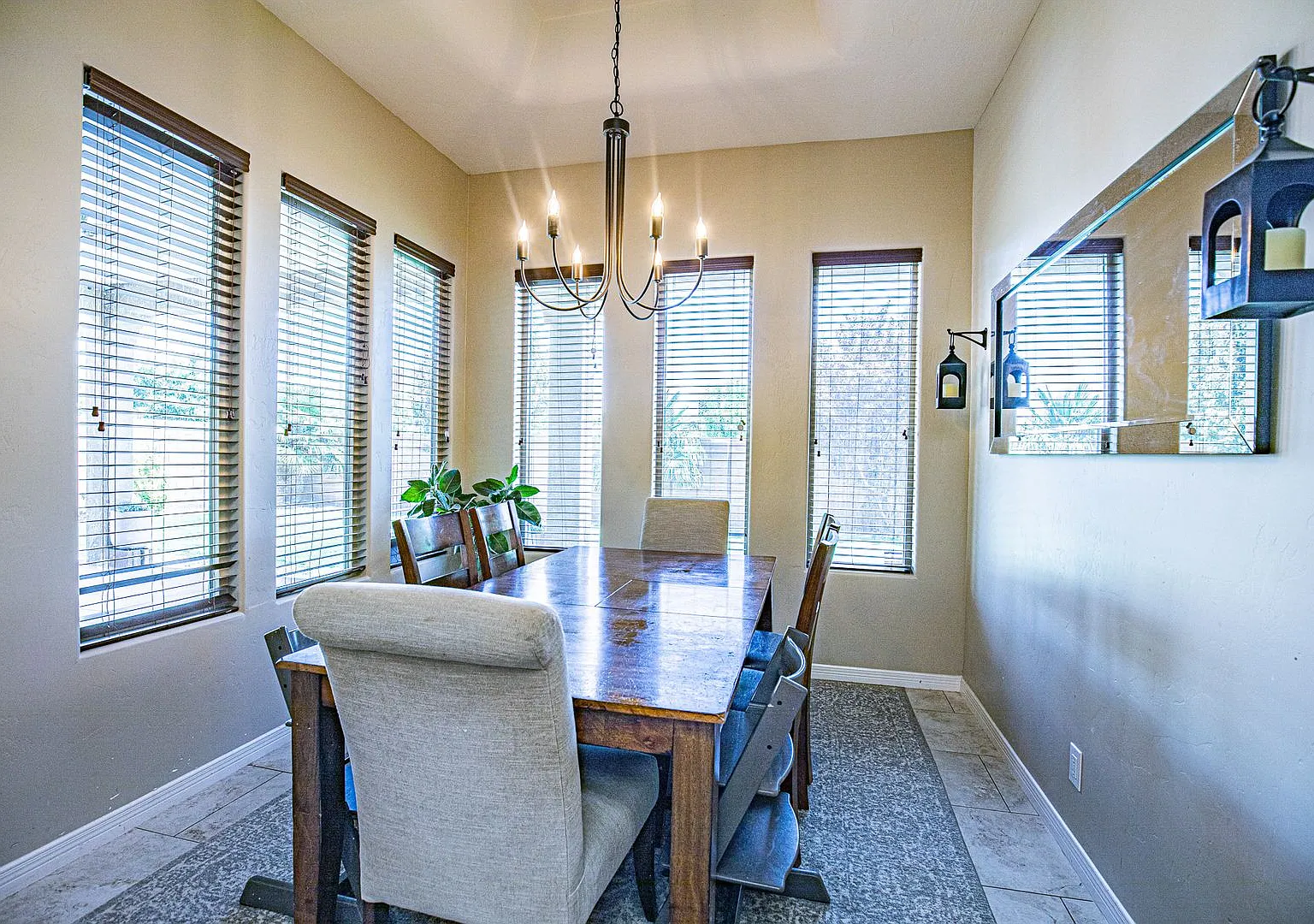 Beautiful 4 bedroom 2.5 bathroom — Photo 4