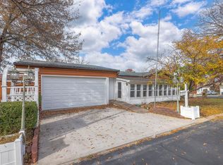 813 Pin Oak Dr, Harrisonville, MO 64701