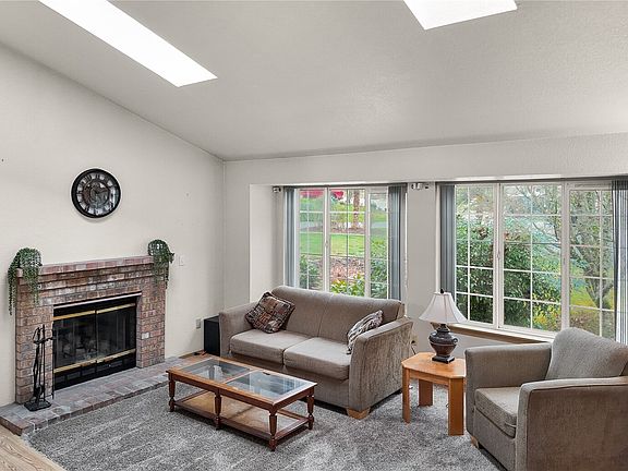 3rd image of 9612 Vantage Terrace Court SE