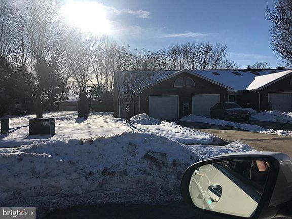 2nd image of 1645 Langley Dr