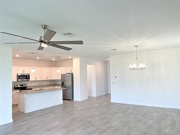3rd image of 13810 Pine Lodge Ln