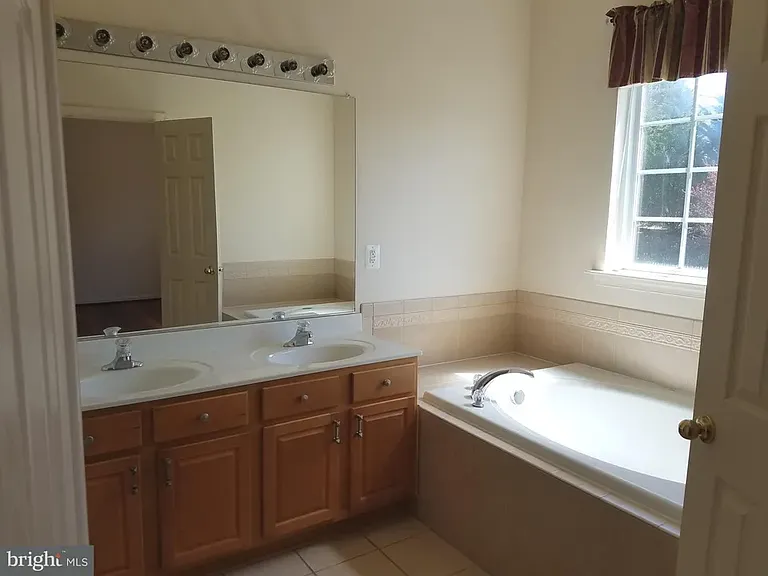 825 Bluefield Sq NE — Photo 15