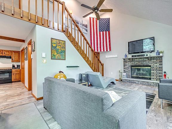 3rd image of 204 Bunsen Ct