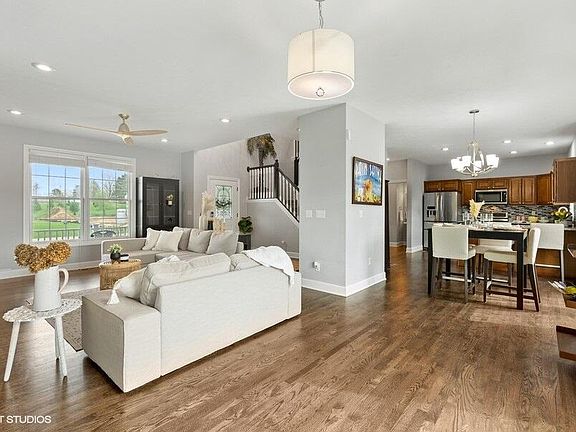 5th image of 4874 Lauren Lane St