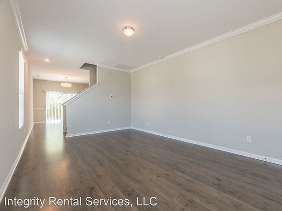 3rd image of 537 Calen Ln #547