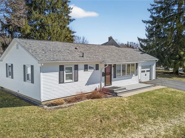 13 S Belmont Cir, Oneonta, NY 13820