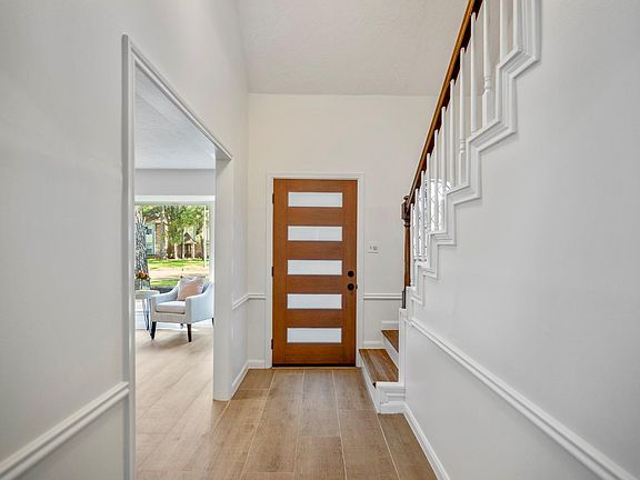 5th image of 6303 Larkmount Dr