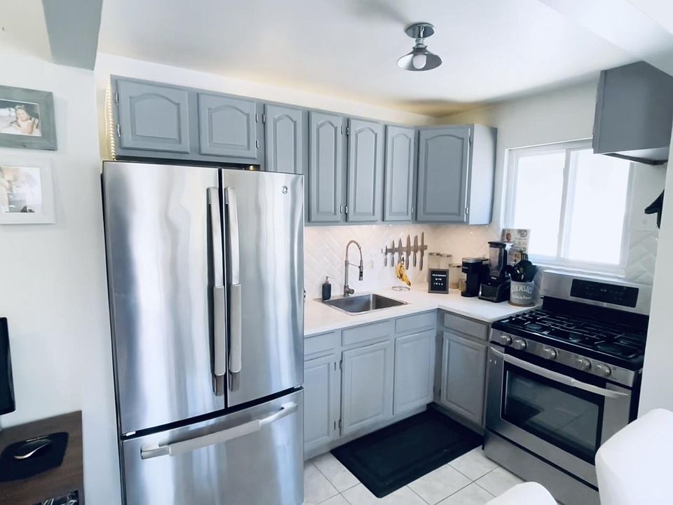 1st image of 2723 Gifford Ave #1