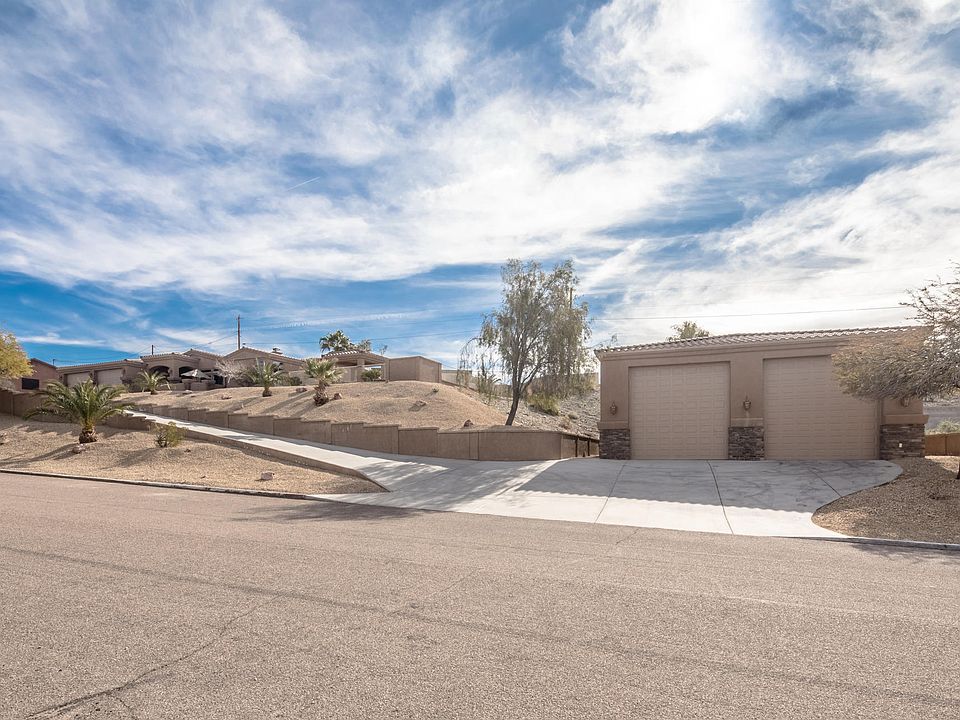 1st image of 2588 Clarke Dr