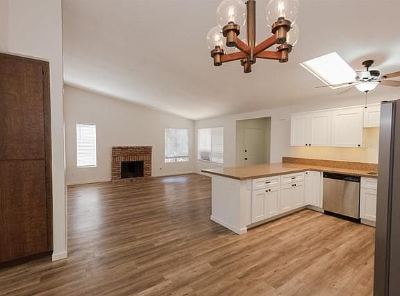 3rd image of 122 Jericho Circle Gln