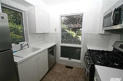 5th image of 41B Sagamore Hill Dr