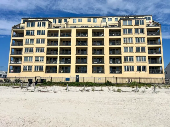 191 E Grand Avenue #404, Old Orchard Beach, ME 04064