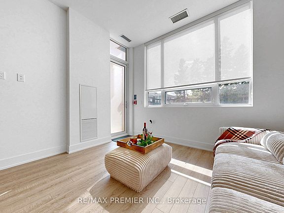 3rd image of 2075 King Rd #113