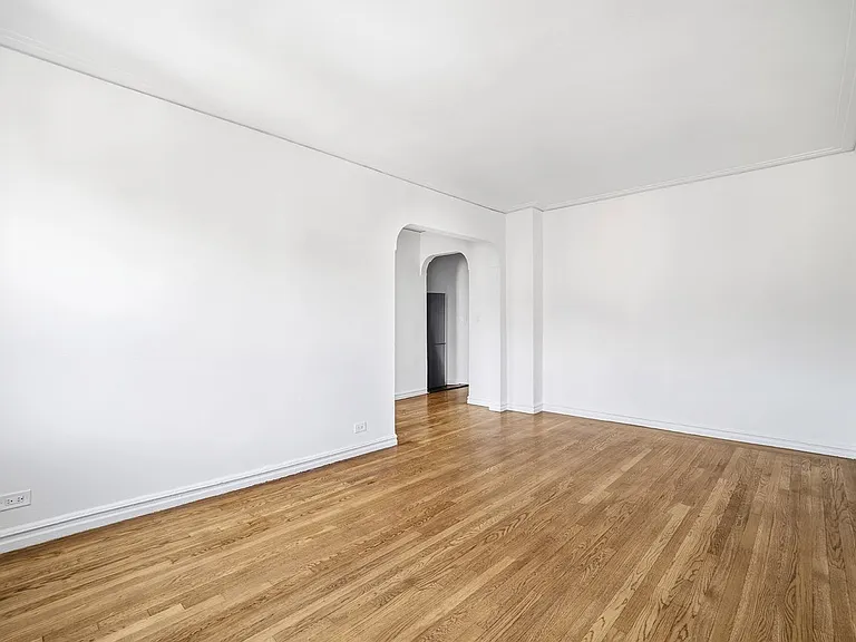 62 Leroy St #4A — Photo 4