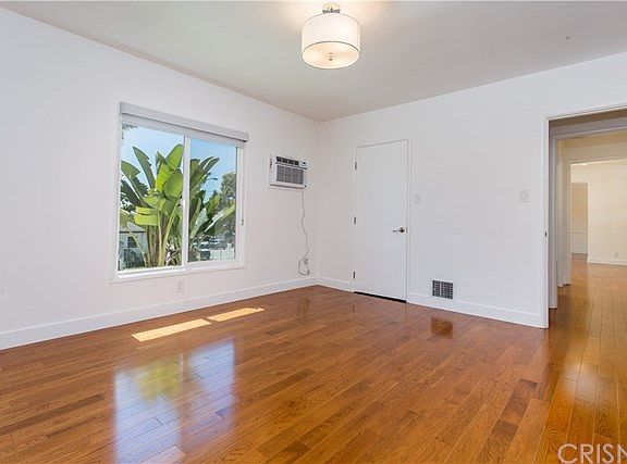 2nd image of 1208 N Crescent Heights Blvd