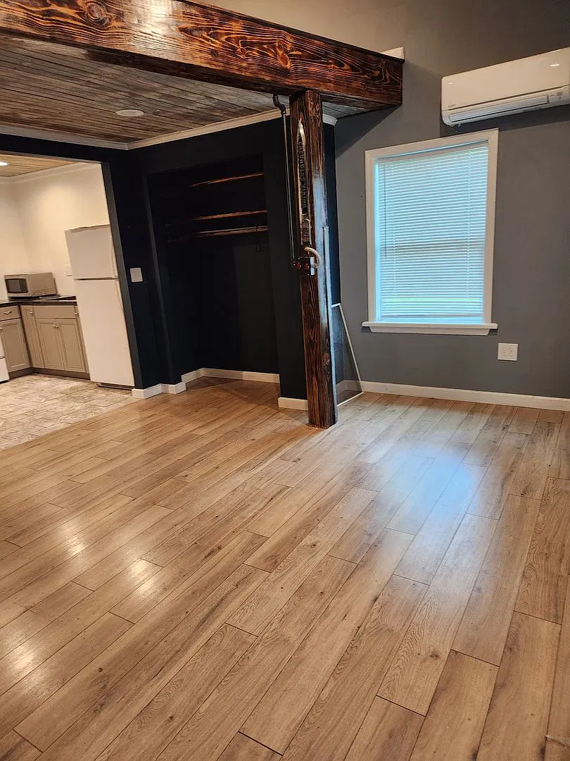 501 S. Green Street / 100 W Brown Street — Photo 4