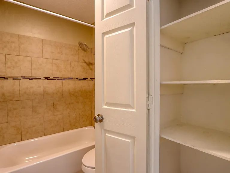 707 Harbour Town Dr #1 — Photo 35