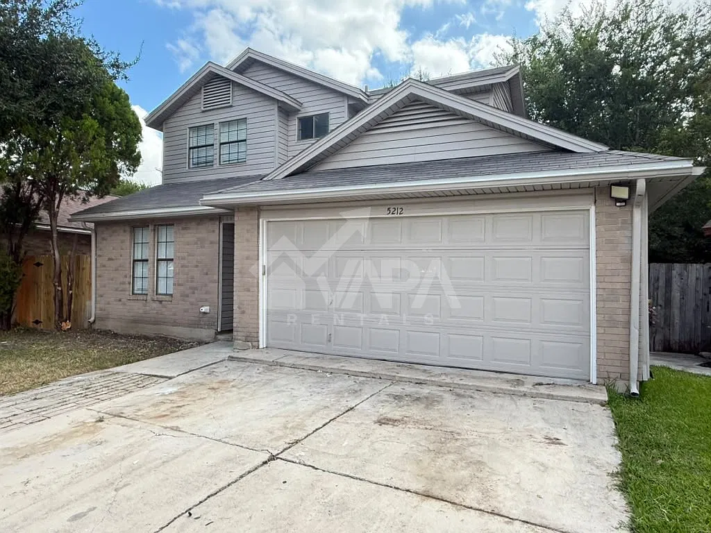 3 bed, 2.5 bath, 1421 sqft, $2,100 — Photo 3