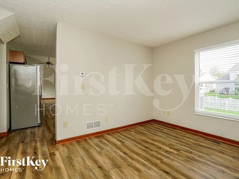 5546 Breshly Way — Photo 5