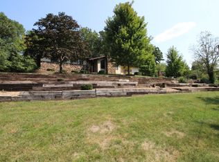 1439 W Farm Road 102, Springfield, MO 65803