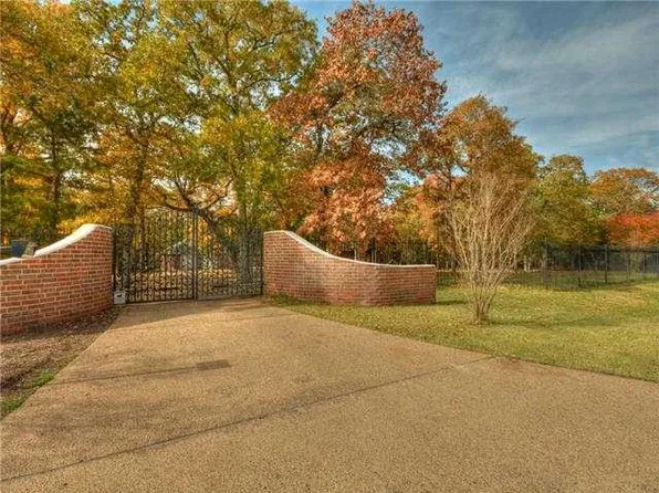 150 Juniper Trl, Elgin, TX 78621