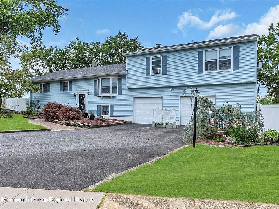 1st image of 2 Southgate Dr