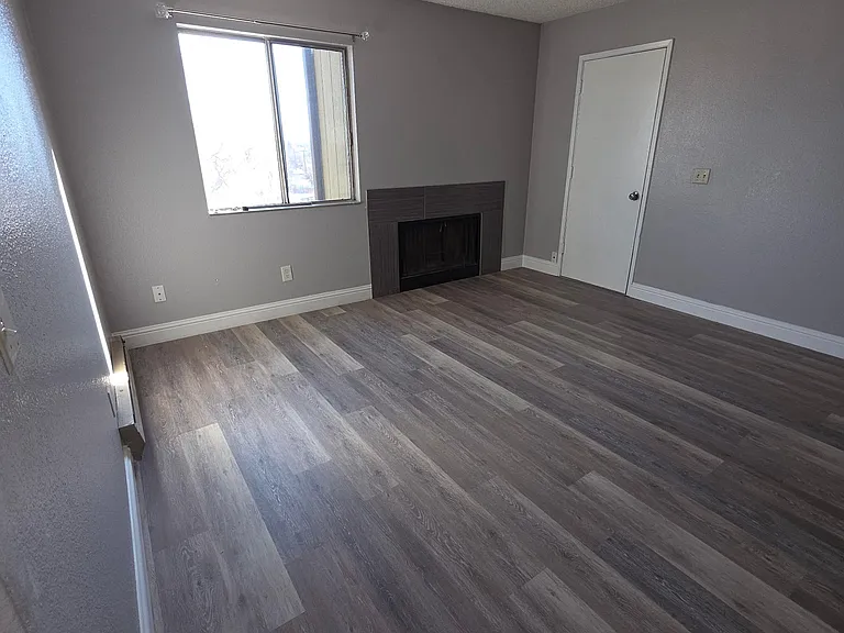 2080 Highview Ct #7 — Photo 2