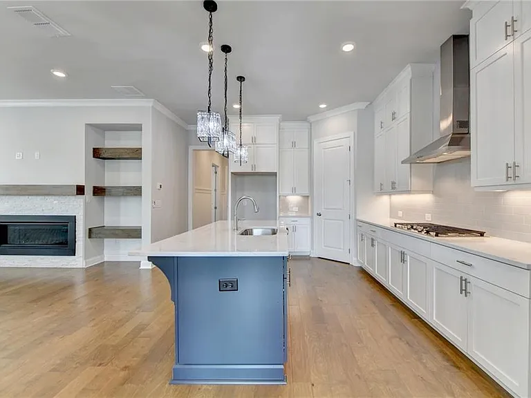 4536 Molder Dr — Photo 33