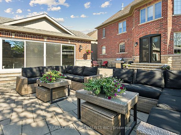 3rd image of 9 Flanders Rd