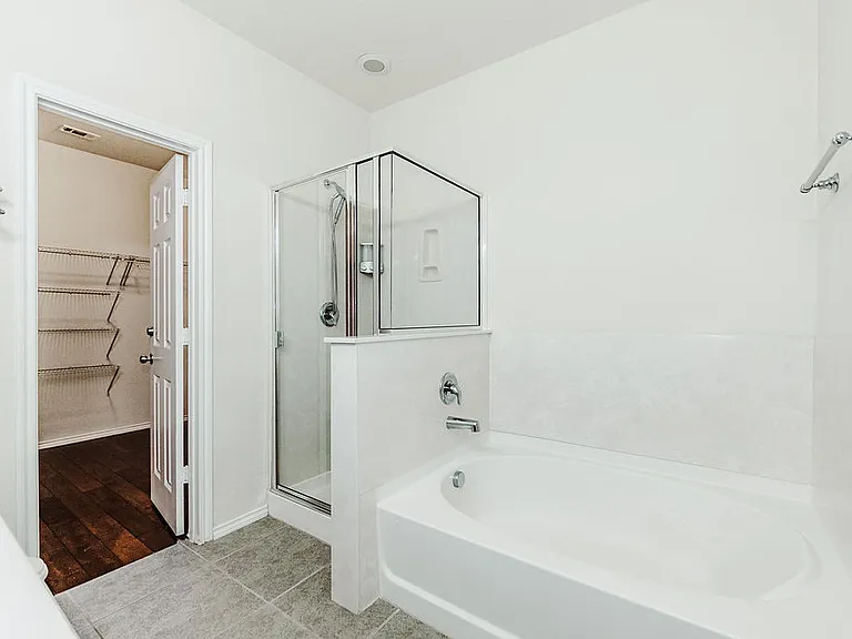 24370 Invitation Oak — Photo 24