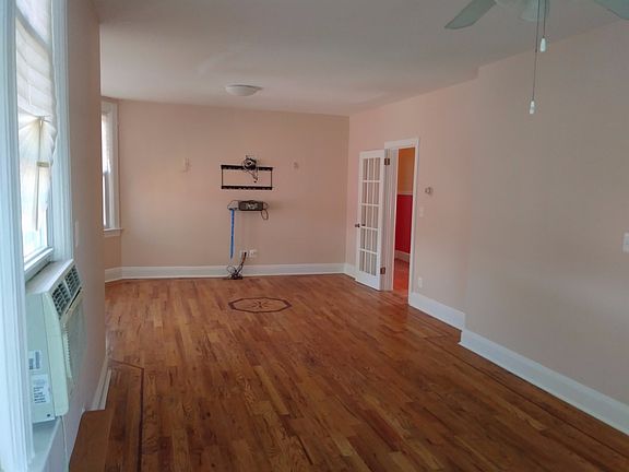 3rd image of 210 Clove Road # Fl 2nd