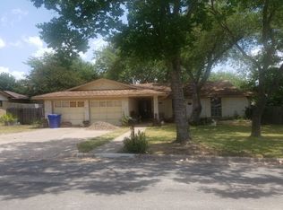215 Loesch Dr, Elgin, TX 78621