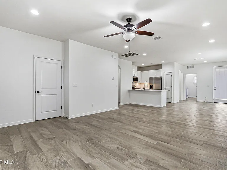 13106 Kington Ave — Photo 6